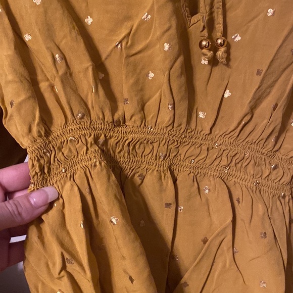 Wrinkly harve’ benard top smocked at the waist😍😍😍 - Picture 7 of 9